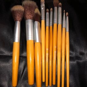 Makeup brushes